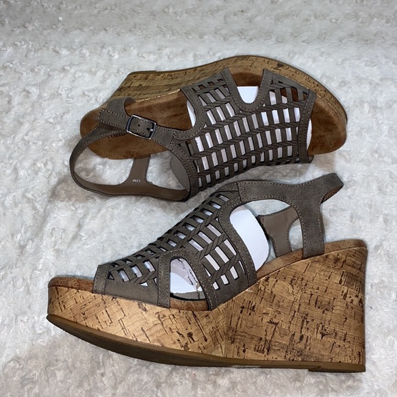 Maurice’s Gray Strappy Wedge - Picture 3 of 7